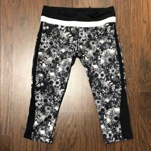 Lululemon floral capri